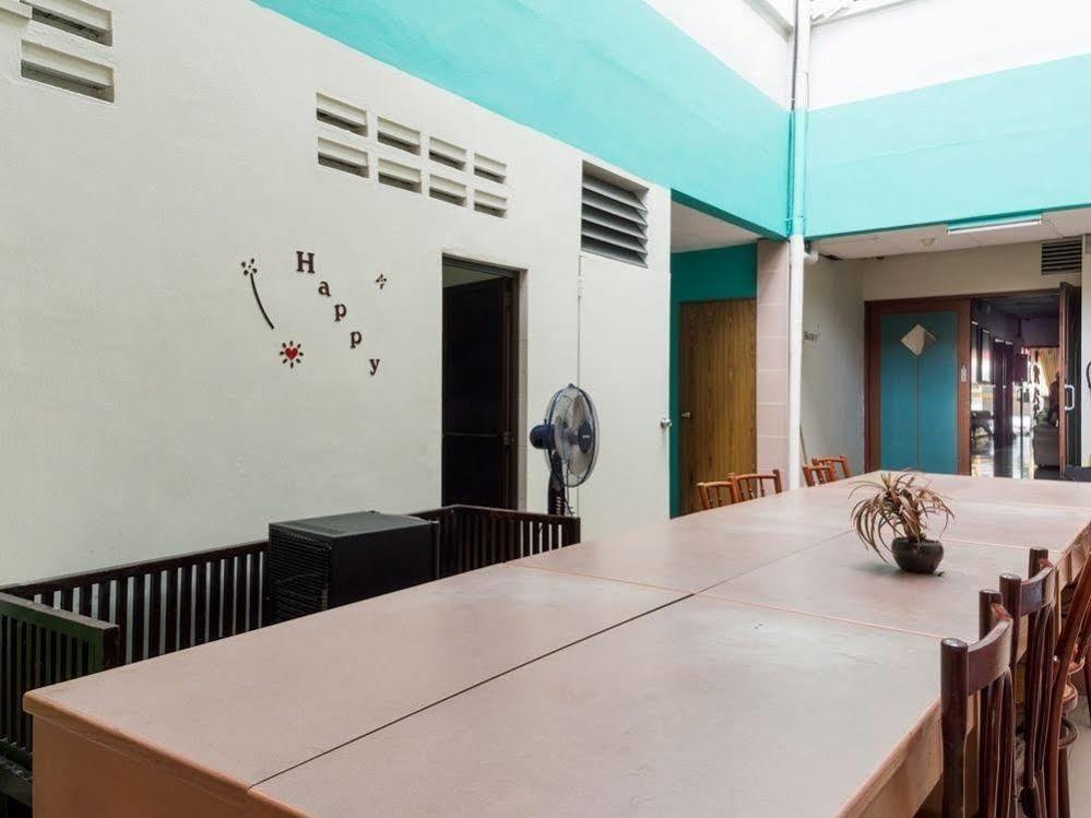 Reddoorz Near Aljunied Mrt Singapura Exterior foto